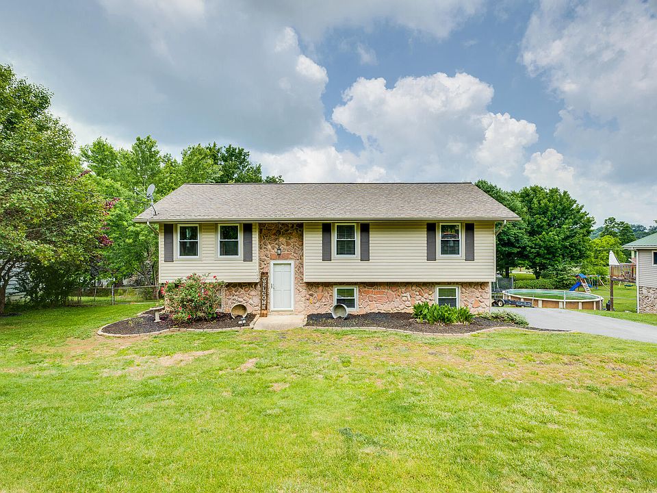1st image of 157 Hillcrest Cir