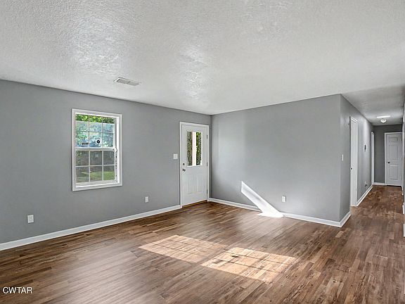 5th image of 8 Powell Lake Rd