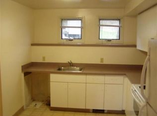 2 Warren Rd APT 1, Stow, MA 01775