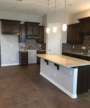 3rd image of 422 Rex St