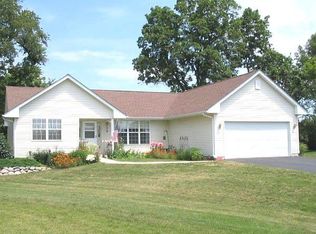 N1579 Overlook Cir, Genoa City, WI 53128