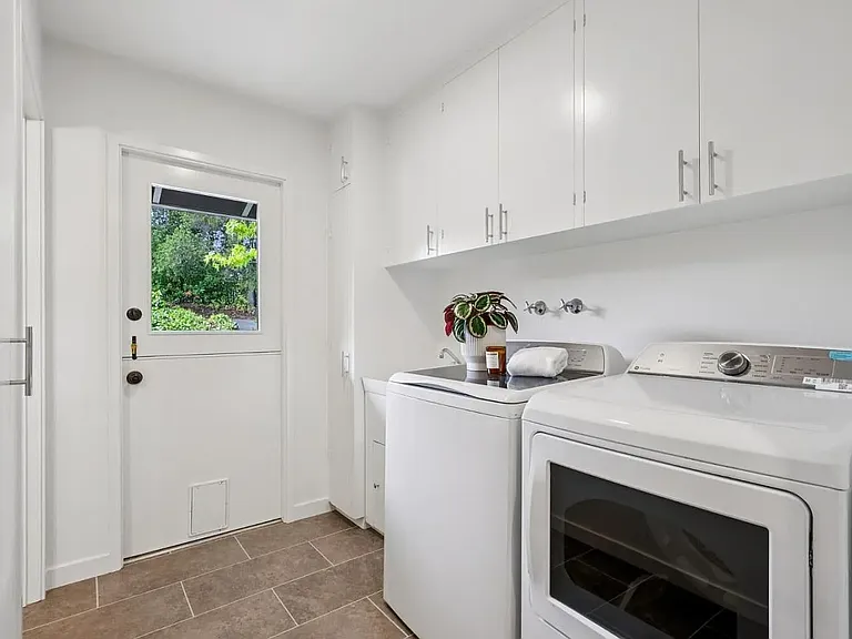 25845 Springhill Dr — Photo 23