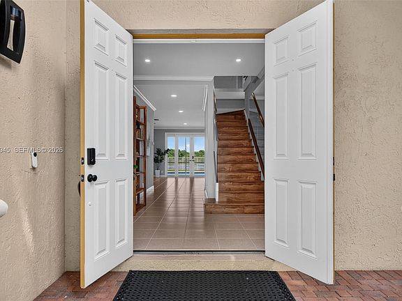 3rd image of 1038 Lavender Cir