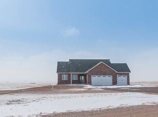 1565 Scenic Ridge Dr, Cheyenne, WY 82009