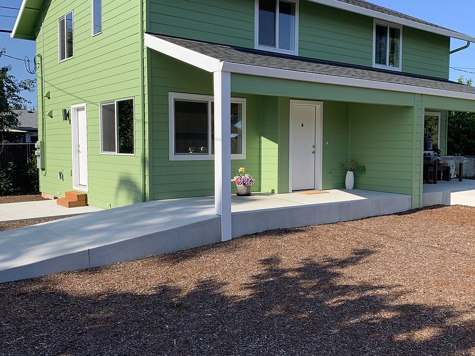 1st image of 16317 SE Salmon St #B
