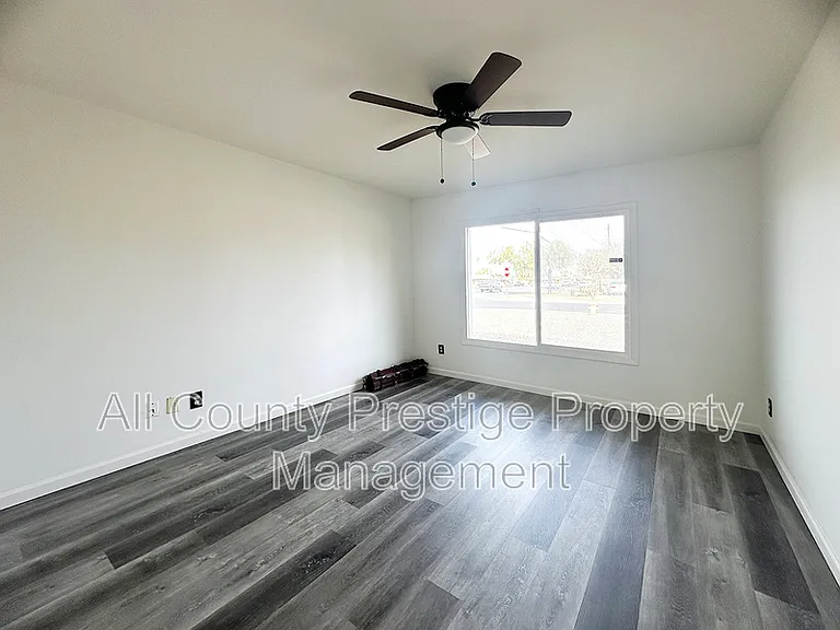 3459 W Dailey St — Photo 9
