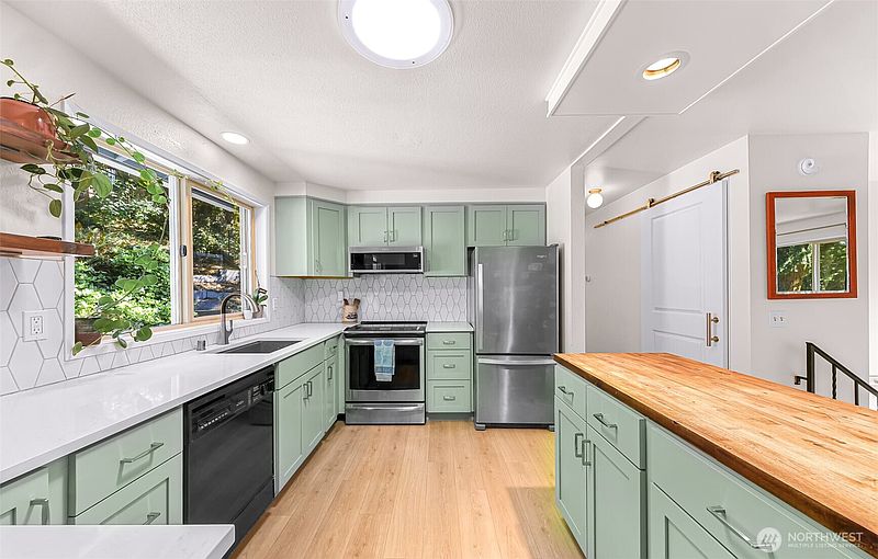 5th image of 24131 104th Avenue W