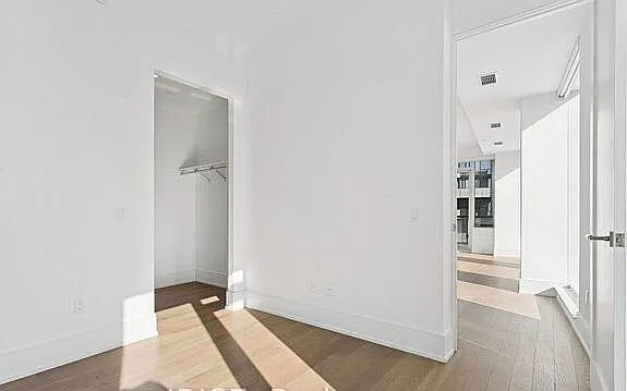 480 Front St W #14 — Photo 8