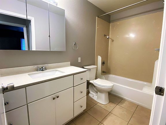 3rd image of 313 Lawton St #Law-08