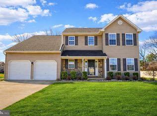 13 Cardinal Ln, Sicklerville, NJ 08081