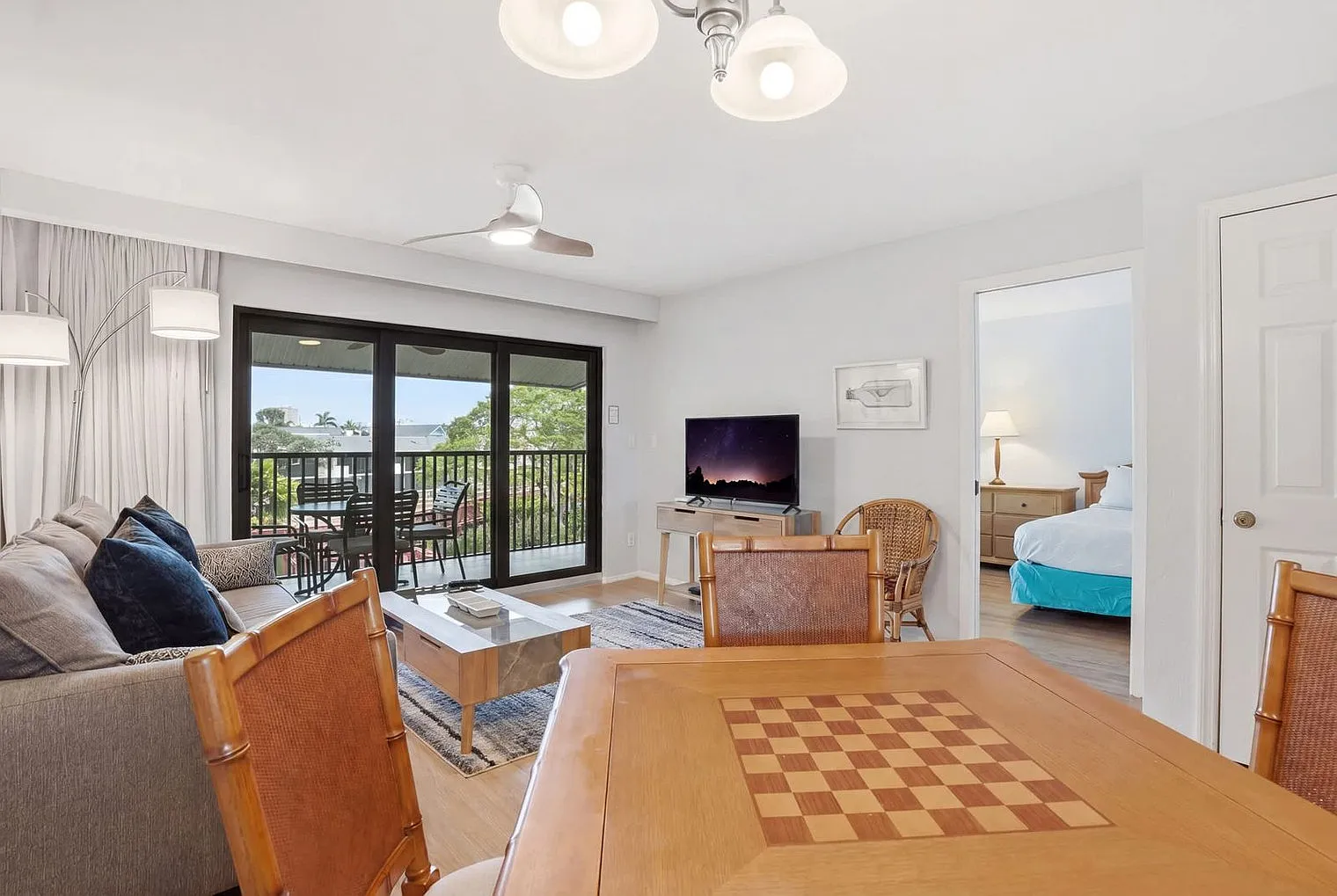 2 bed, 2.0 bath, 861 sqft, $3,580 — Photo 3