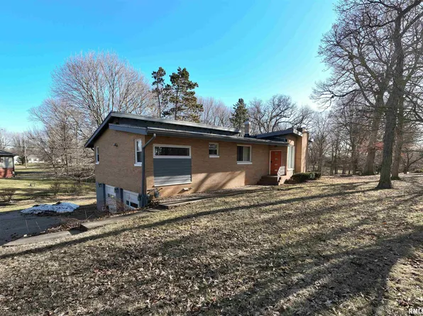 4 Gilbert Park, Knoxville, IL 61448
