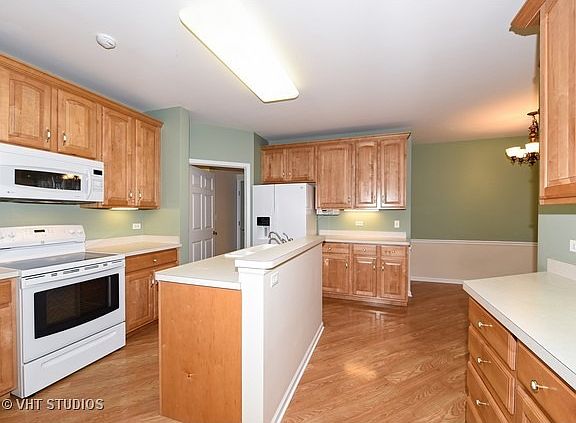 4th image of 6268 Edgebrook Ln E