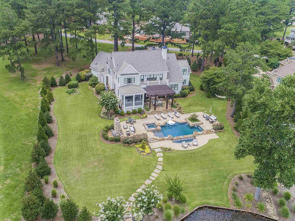 1st image of 136 Iron Horse Dr