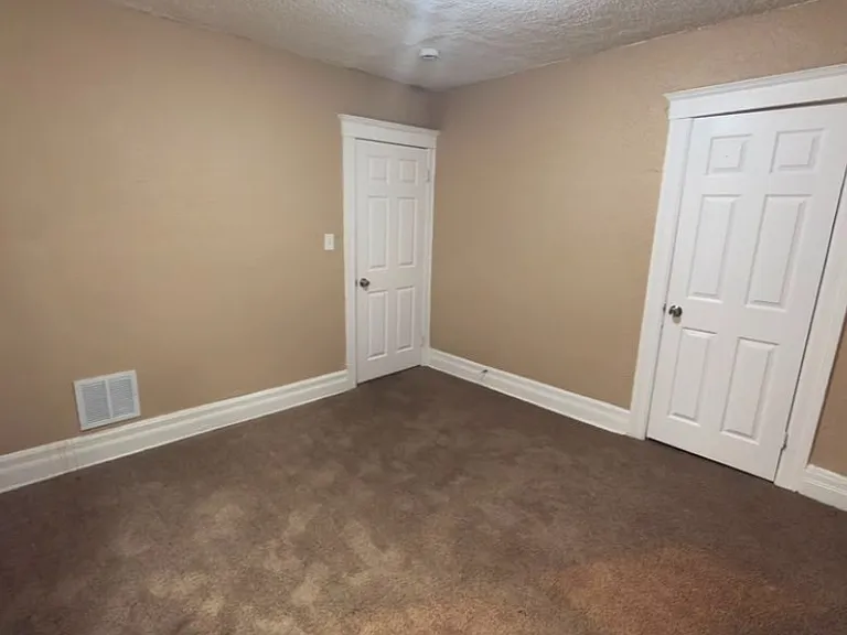 2152 Fairview St — Photo 8