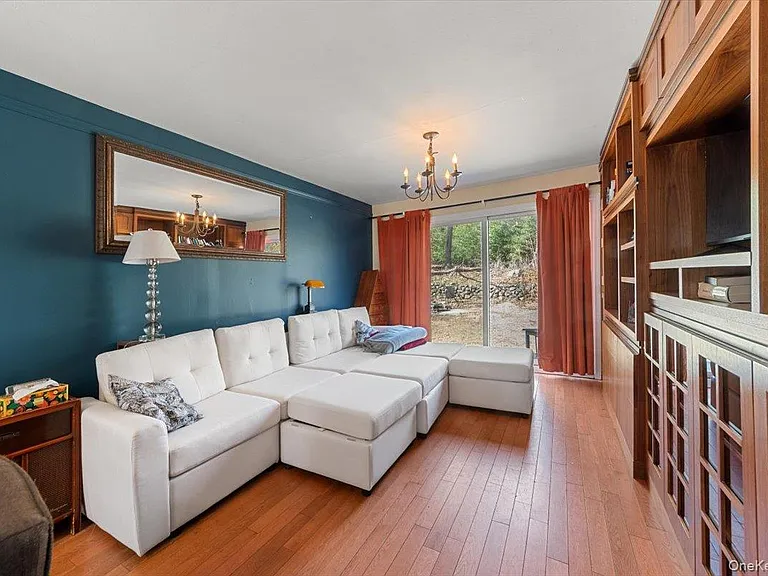 10 Taft Ln — Photo 8