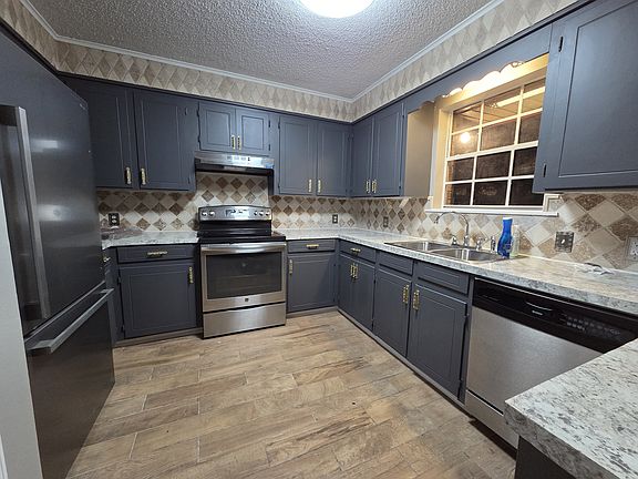 4th image of 174 Ramona Dr