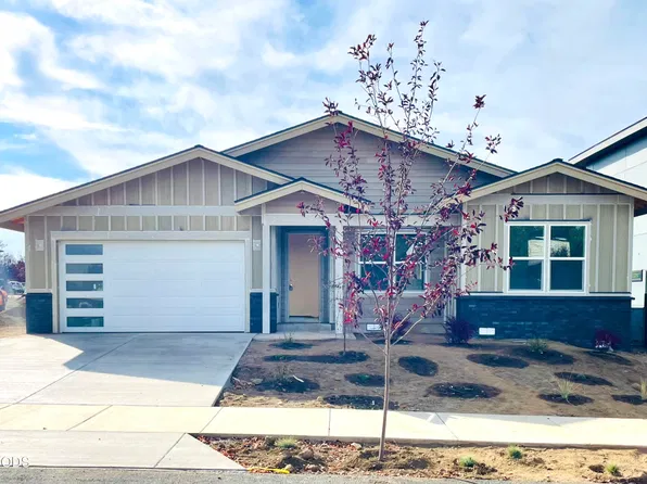 351 E Diamond Peak Ave, Sisters, OR 97759