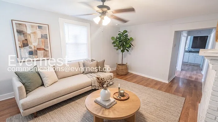 2 bed, 1.0 bath, 888 sqft, $745 — Photo 3