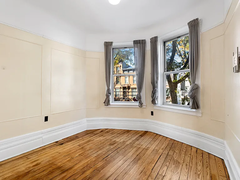 2408 Webster Ave #1N — Photo 4