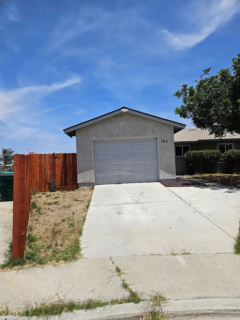 3 Bed 2 Bath House — Photo 1