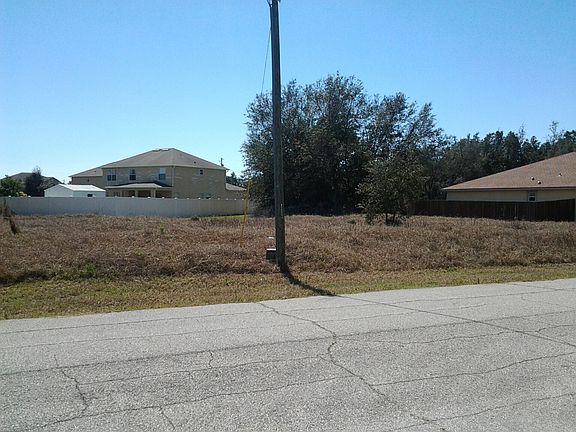 4th image of 330 Churchill Ct