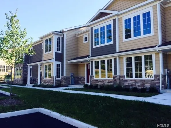 2520 Crompond Xing, Yorktown Heights, NY 10547