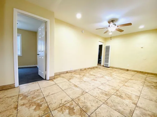 204 N Spring Ave APT B, Compton, CA 90221