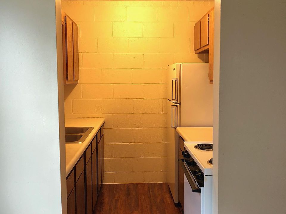 2nd image of 1558 Van Voorhis Rd APT 1