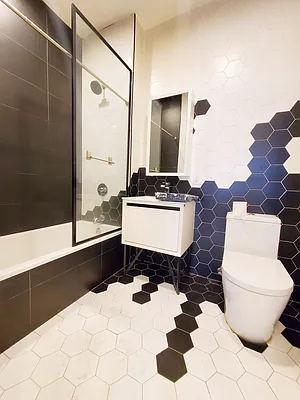 Rented by Rentall Group Inc | media 16