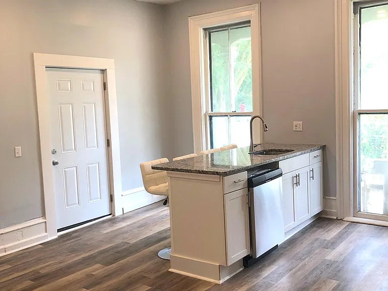 214 Green St #1 — Photo 3