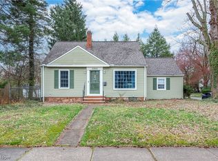 3944 Bluestone Rd, Cleveland Heights, OH 44121