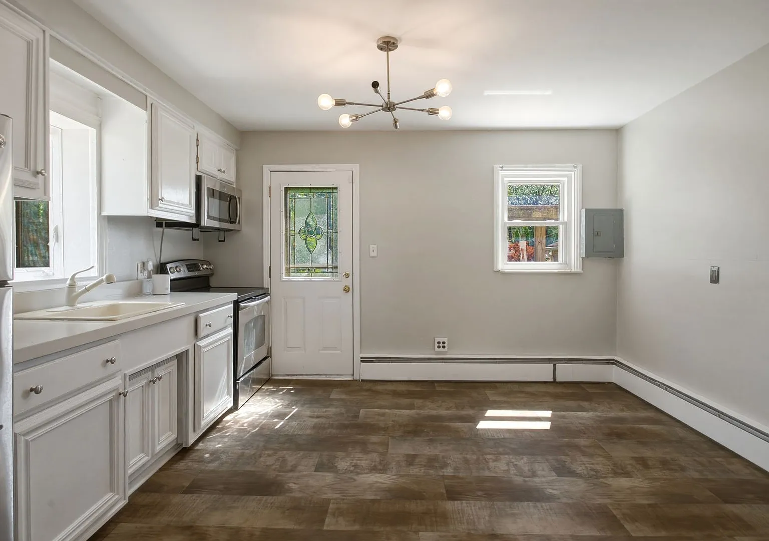 Beautiful Dearborn Heights Home — Photo 4