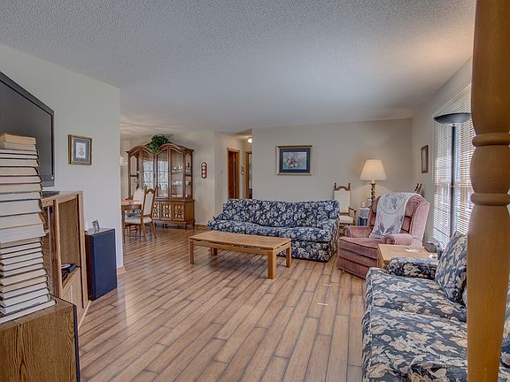 2nd image of 362 Camelia Dr