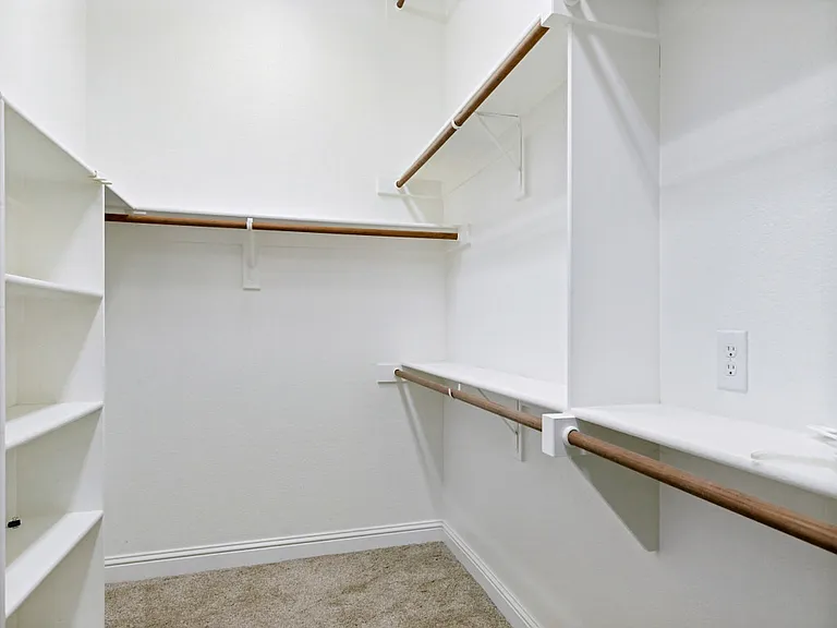 411 Brazoria Dr — Photo 17
