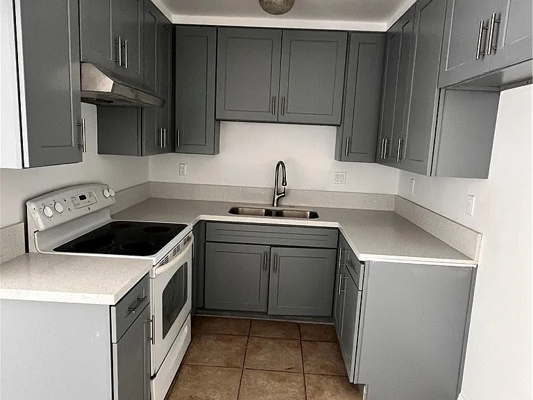 2844 Ardmore Ave #8 — Photo 4