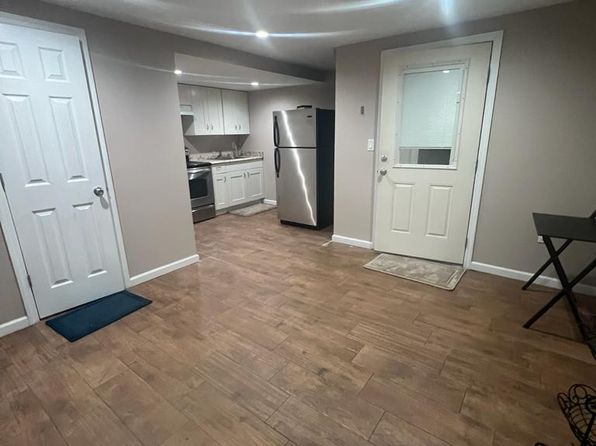 Farmingdale, NY Rooms for Rent –