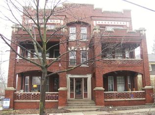 353 College Ave SE APT 4, Grand Rapids, MI 49503