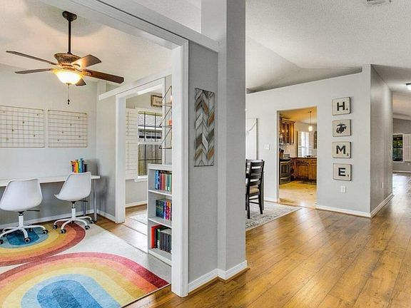 3rd image of 3049 Illinois Pl