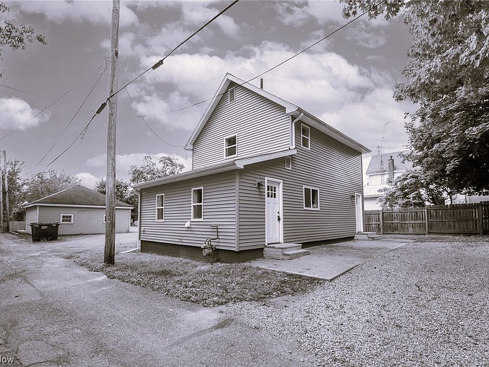 1st image of 1280 Hollyhock Way