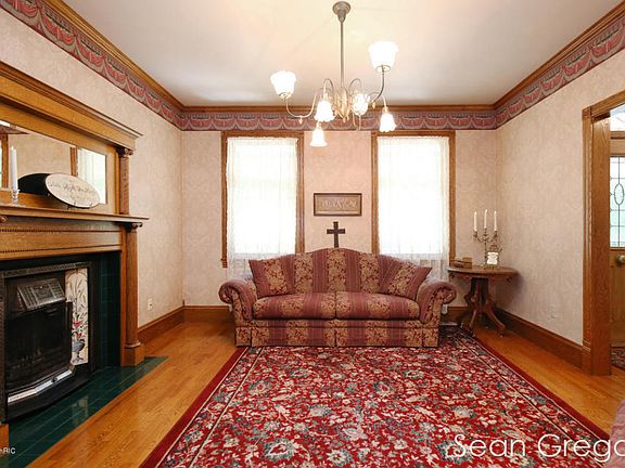 5th image of 5801 Woodbriar Dr NE