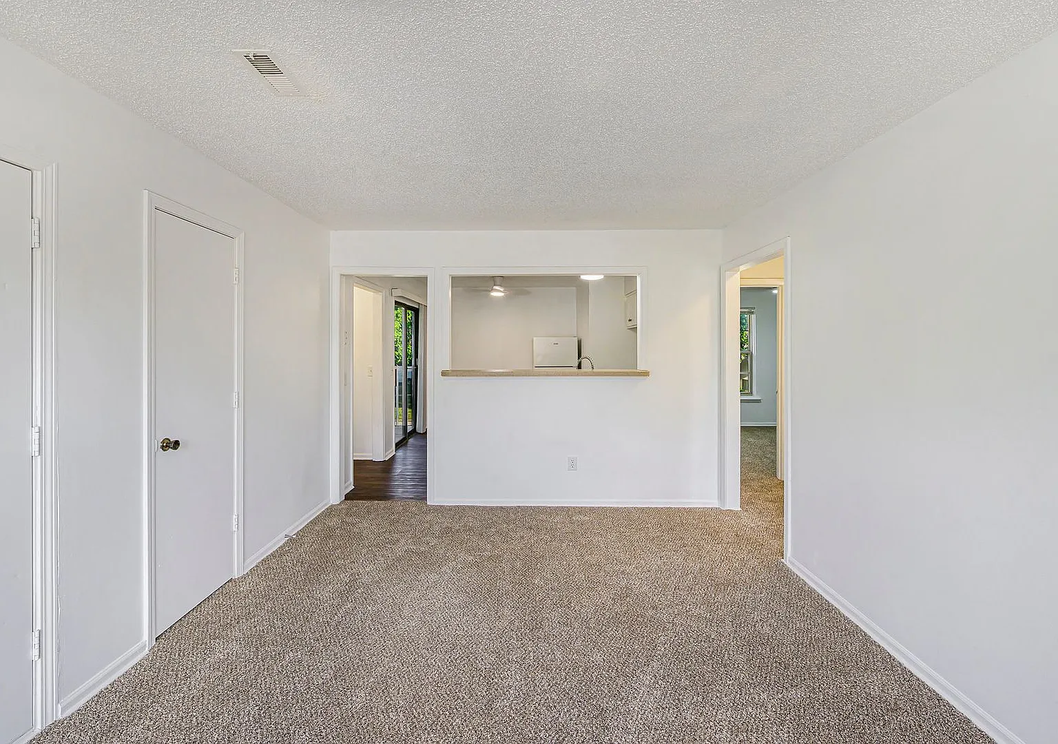 *Move In Special* $250 Off First Full Month's Rent Or Free 55in Tv! — Photo 1