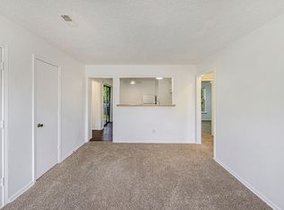 903 S Edgebrook Ln APT C, Olathe, KS 66061