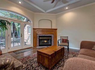 2101 S Pin Oak Dr, Springfield, MO 65809