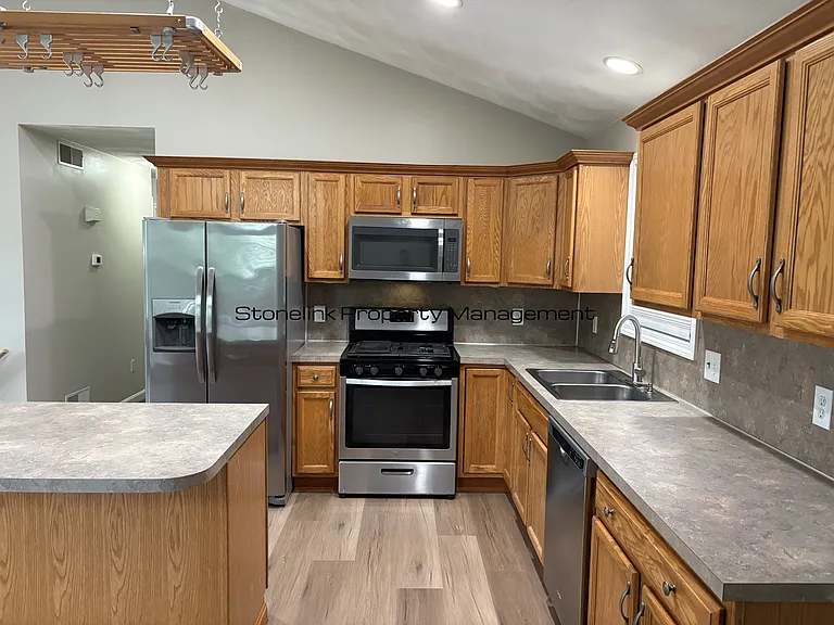 32 Horace St — Photo 6