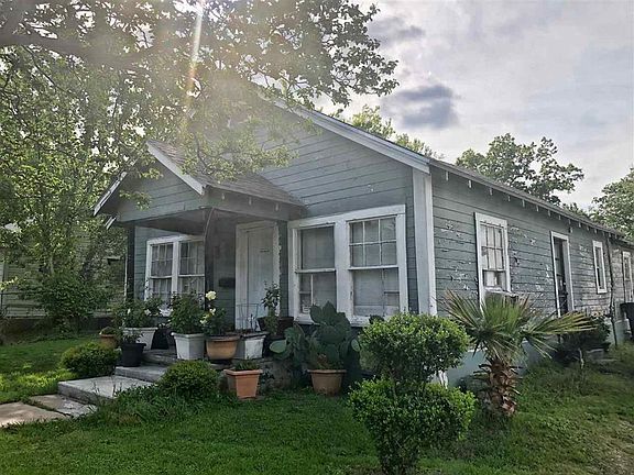3rd image of 1705 Wood Ave