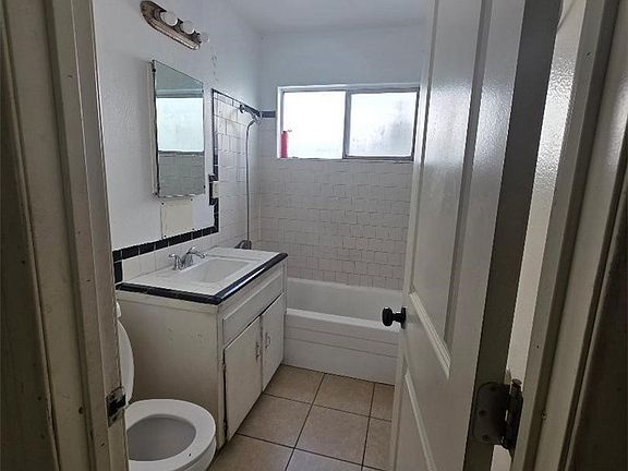 3rd image of 1841 W Crestwood Ln #1841