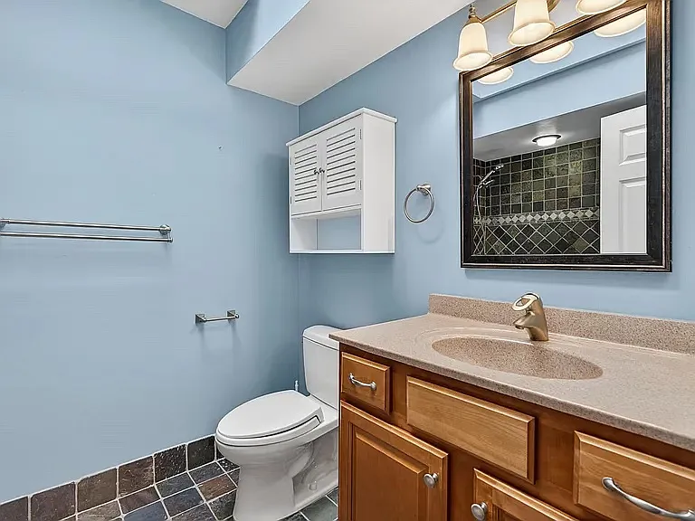 720 Preston Ln — Photo 12