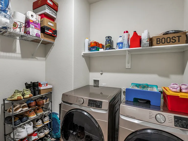 1005 Adelyn St — Photo 10