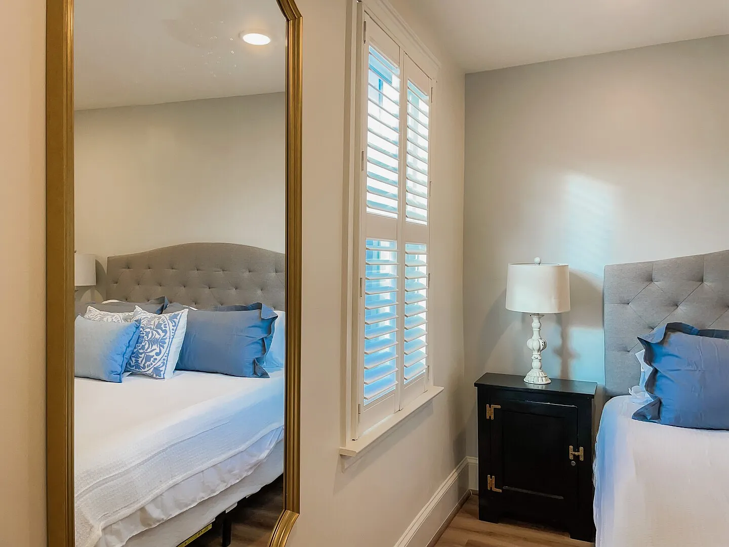 Charming 2Bed Quiet Street Walk to Rittenhouse — Photo 4